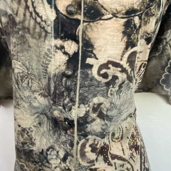 W-21 B.L.E.U. Black & Cream Floral  & Sequin Short Sleeve Blouse Size M - Picture 15 of 16